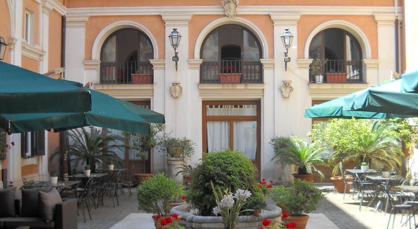 Relais Antico Palazzo Rospigliosi Hotel 4*