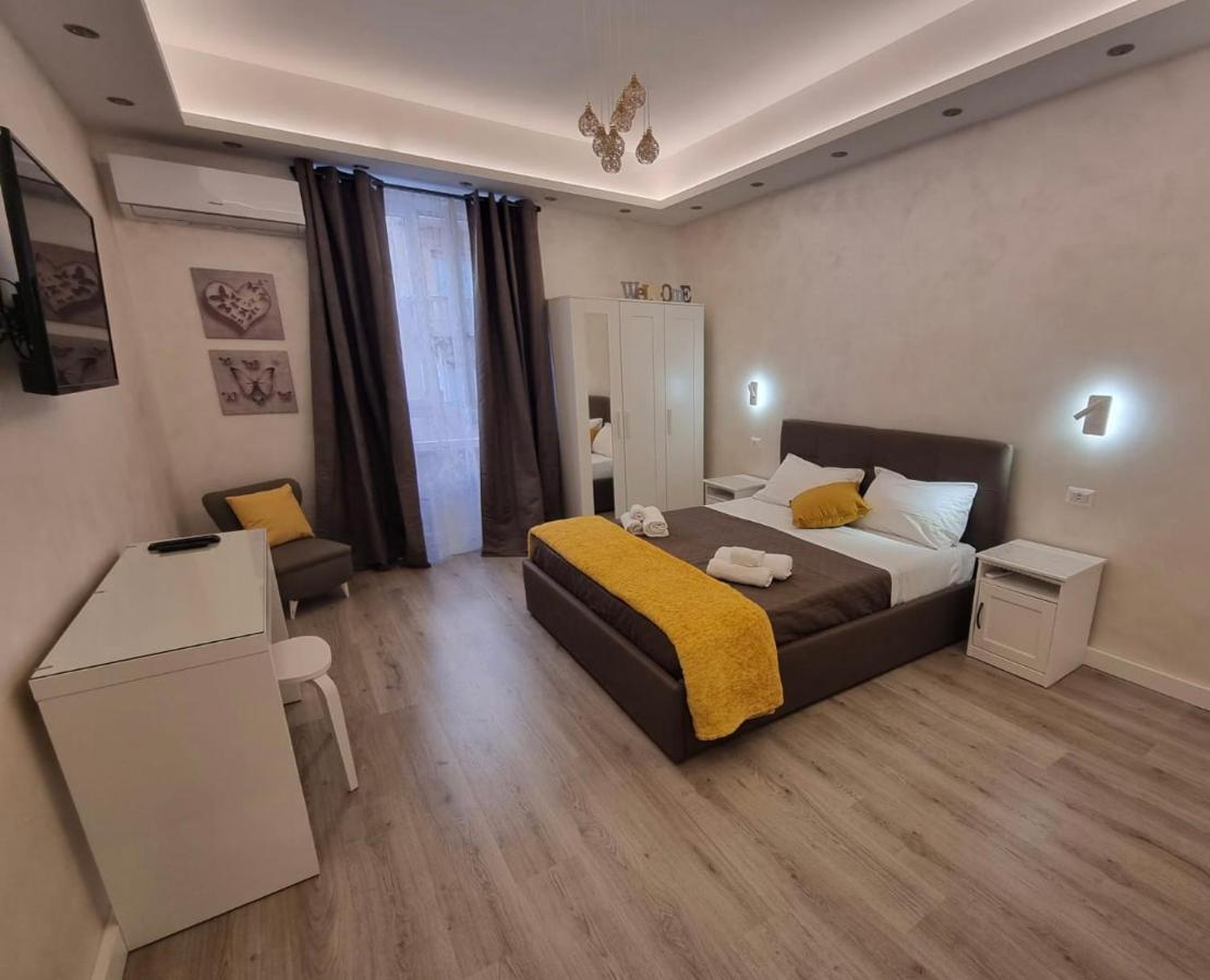 Close To The Coloseum, 2 Minutes Walk From Metro A * Roma