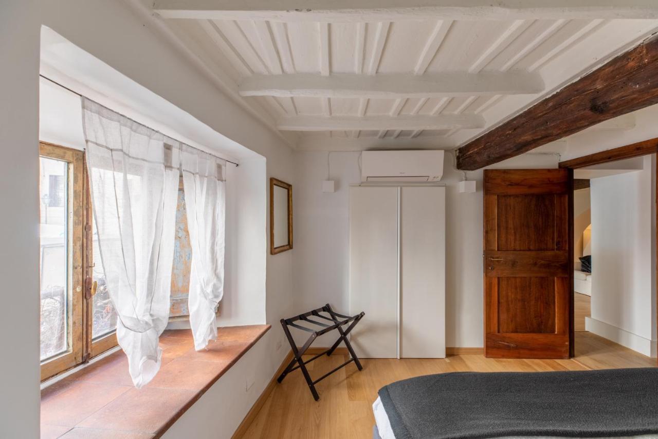 Iflat Elegant In Historical Building * Roma
