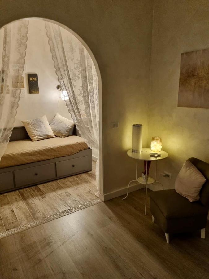 Close To The Coloseum, 2 Minutes Walk From Metro A Apartamento Roma
