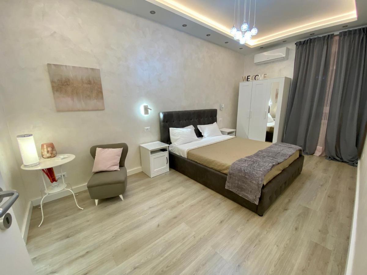 Close To The Coloseum, 2 Minutes Walk From Metro A Apartamento Roma