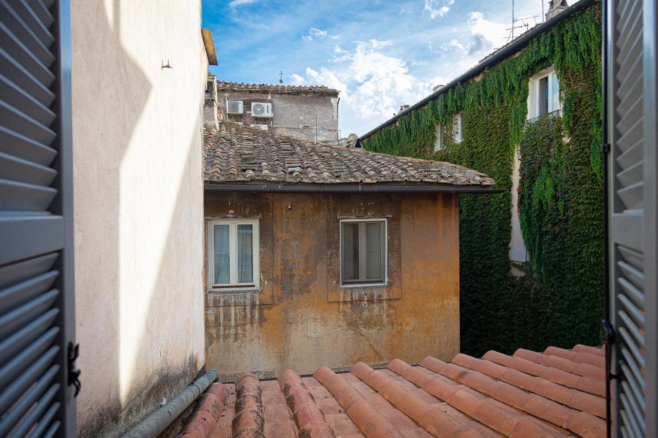 Coronari-rental In Appartamento *