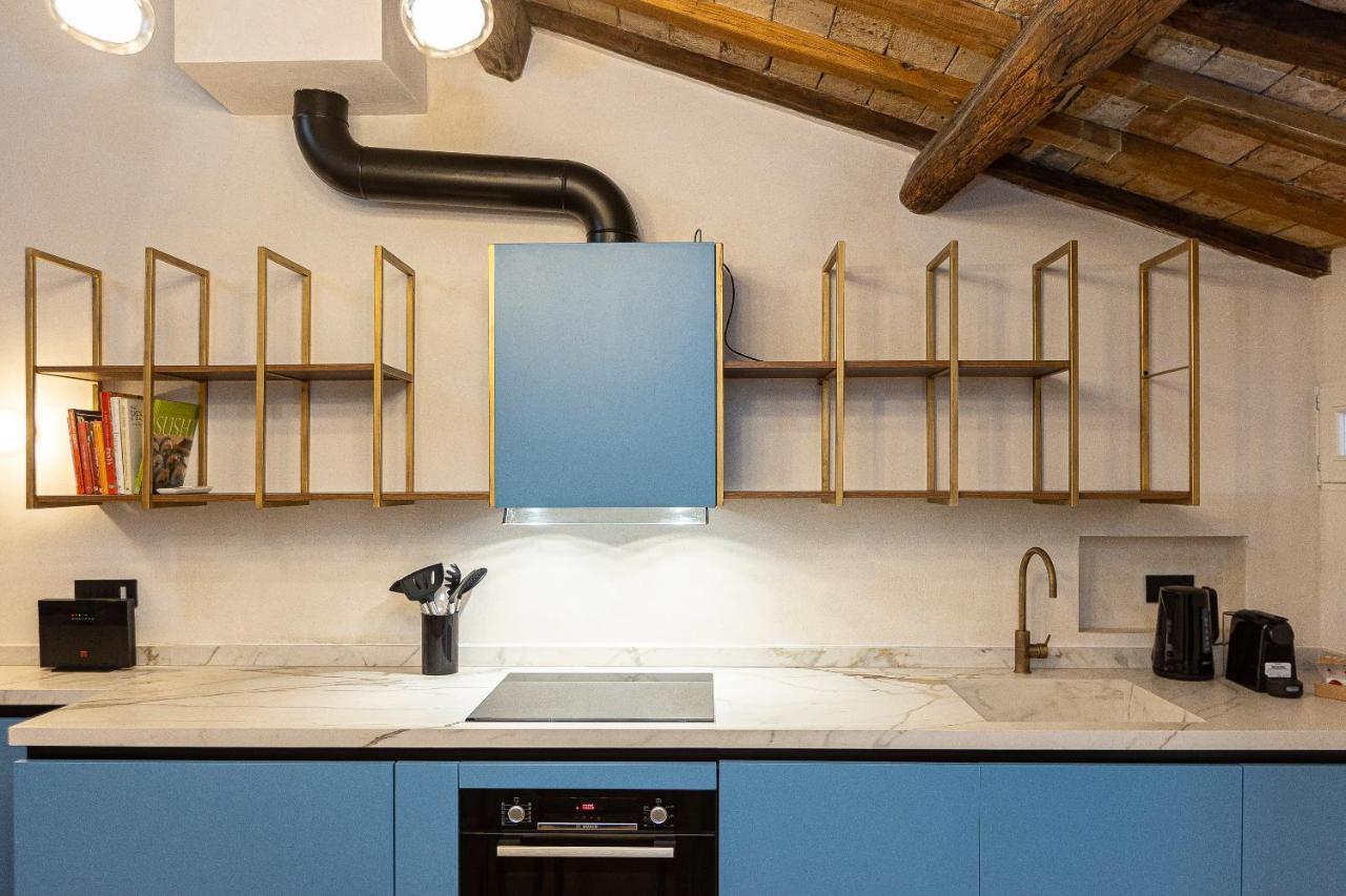 Coronari-rental In Appartamento
