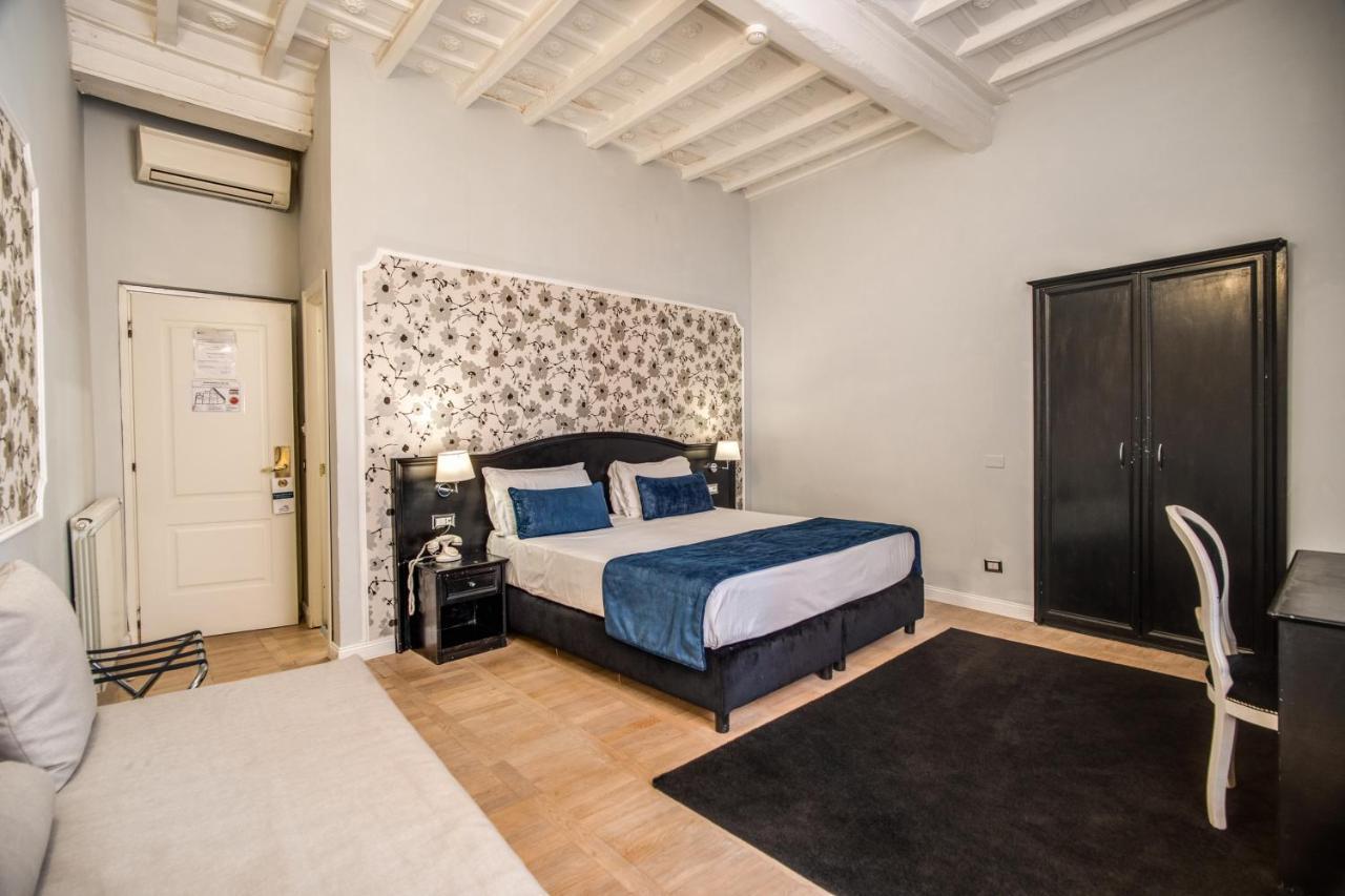 Hotel Relais Fontana Di Trevi 3*