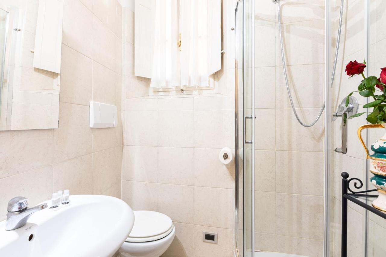 Toniolo Two Bedroom Two Bath Roma