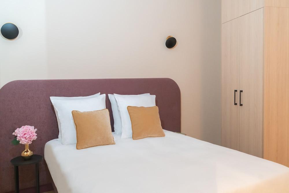 9hotel Cesari Hotell