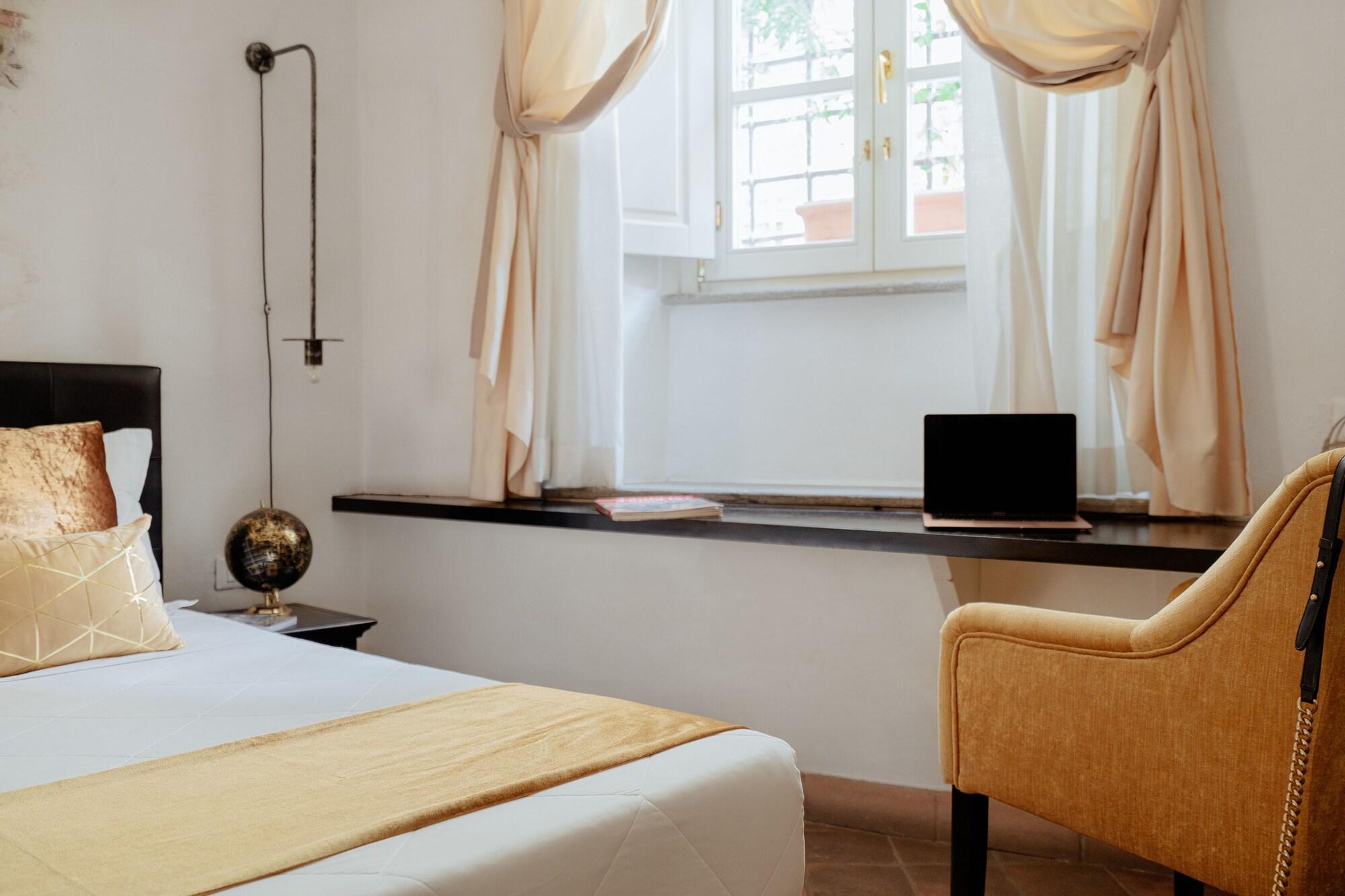 Relais Giulia Bed & Breakfast 2*
