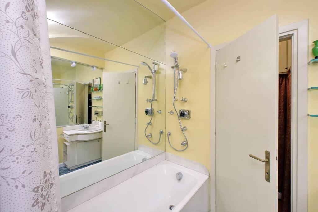 Pantheon With Private Terrace Apartamento Roma
