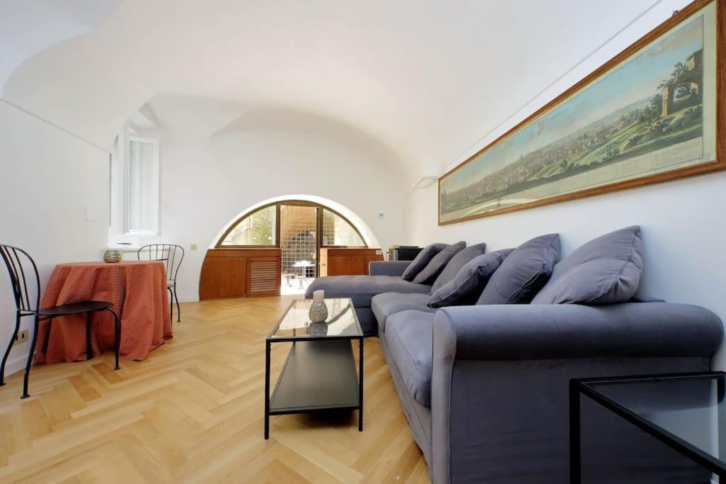 Pantheon With Private Terrace