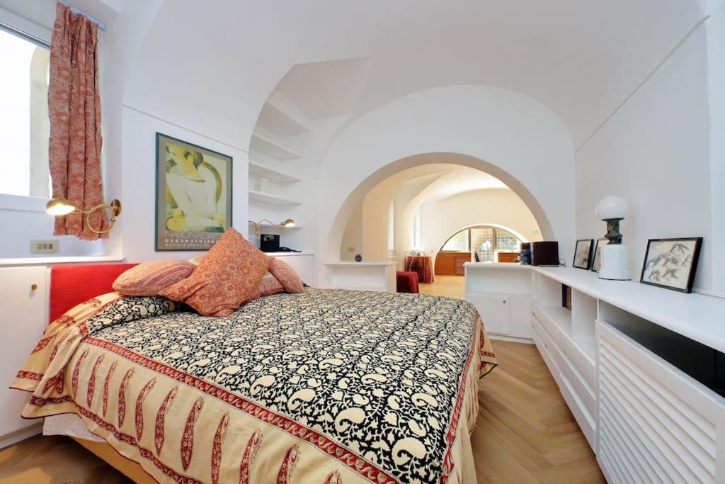Pantheon With Private Terrace