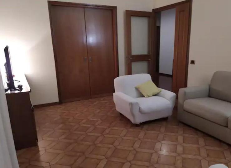 Confortevole, Con Parcheggio Gratuito Apartamento *