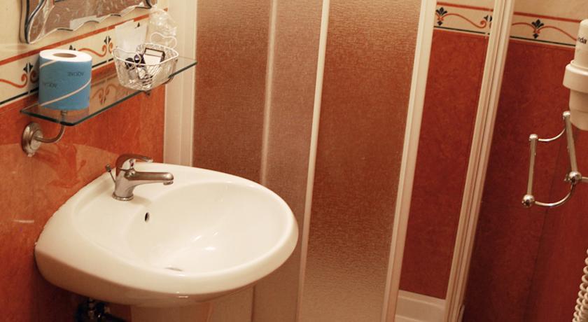 Caravaggio Hotell 3*