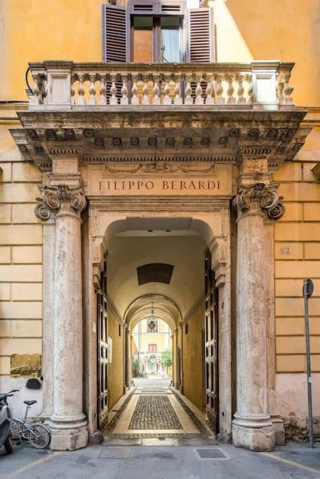 Discover The Pantheon From The Berardi Flat Apartment
