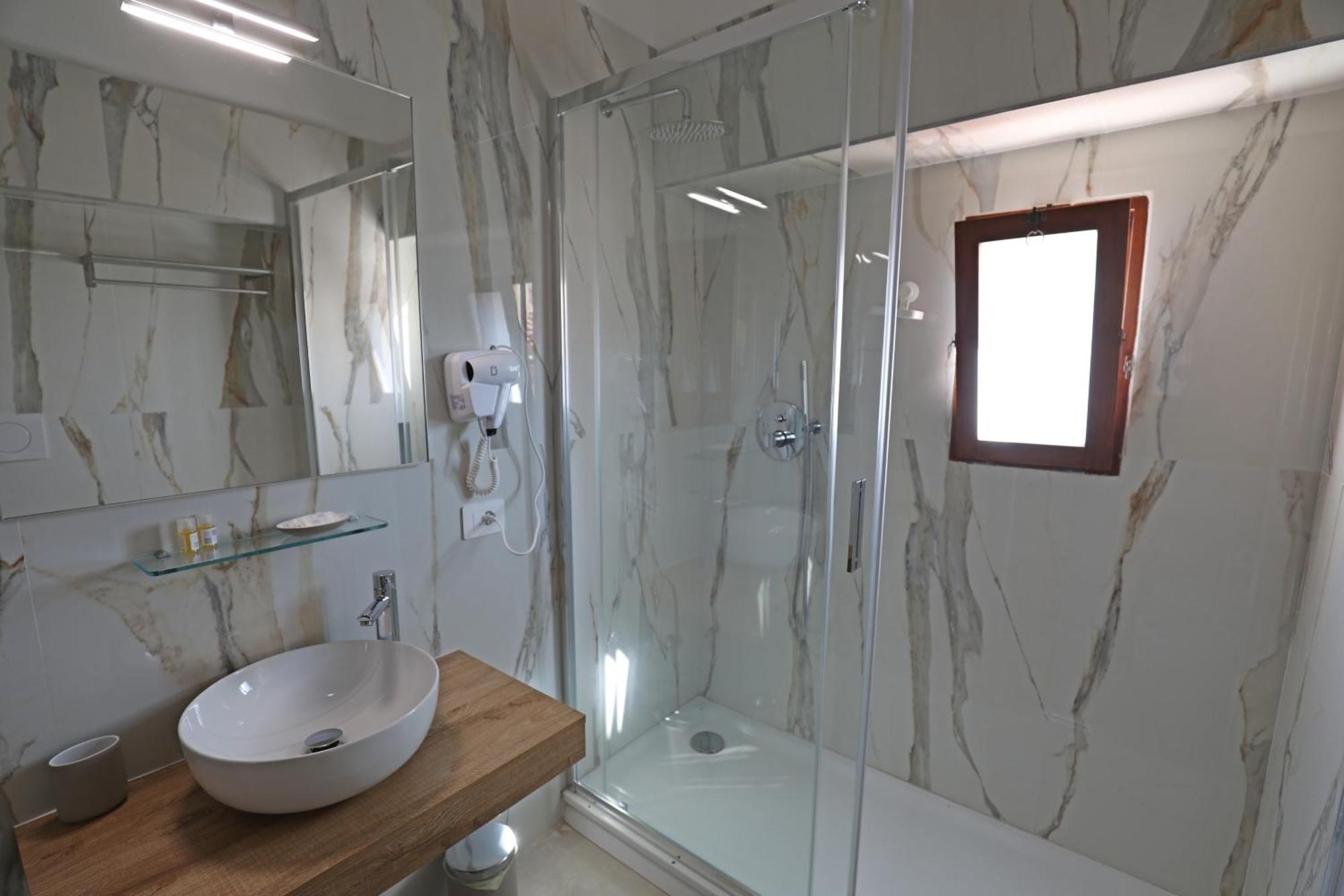 Romerooms Condotti Roma
