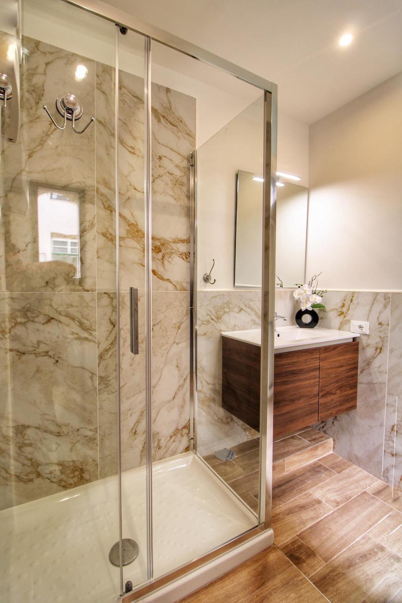 Lovely 2 Bedroom By Yourhost