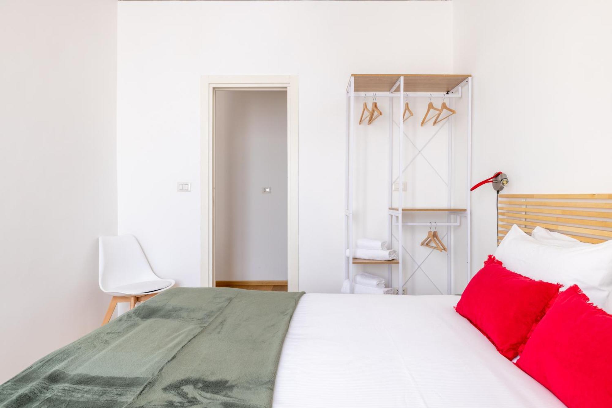 Elegant With Two Bedrooms Roma