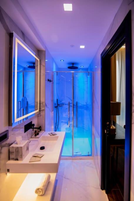 Luxury Rhome Via Della Croce * Roma