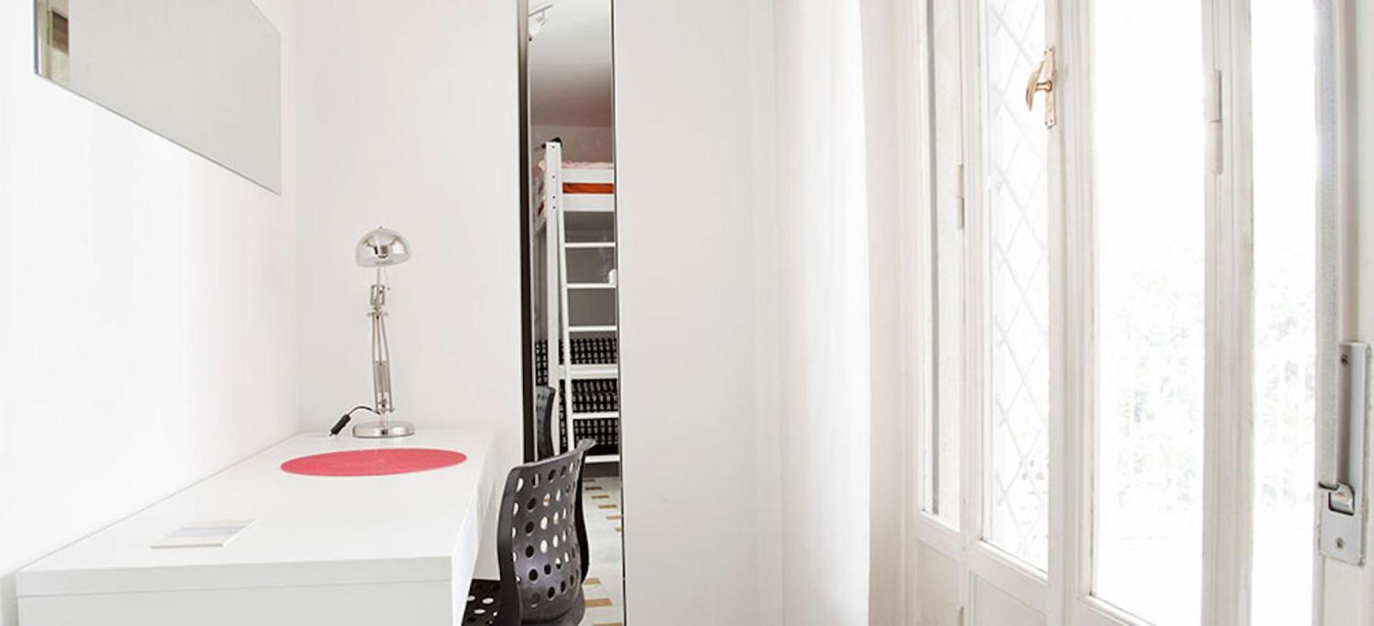 Kamchu Apartments: Ada Pensión