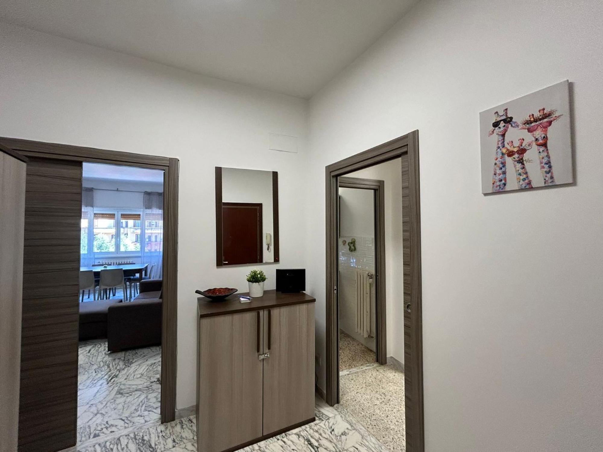 Apartment Prella House 50 Mt Da Metro B Jonio Rom