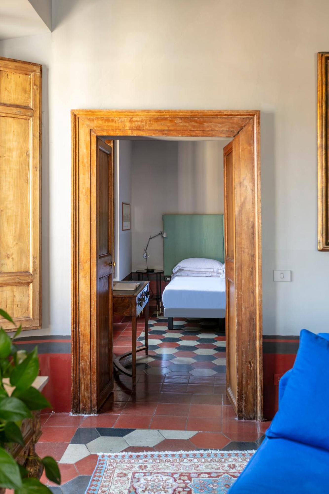 Romac Leone Apartamento