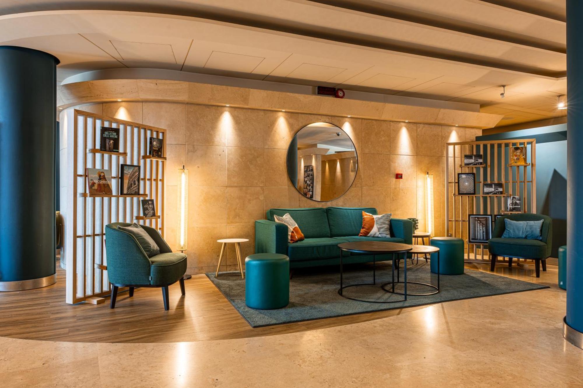 Hotel Novotel Est 4*