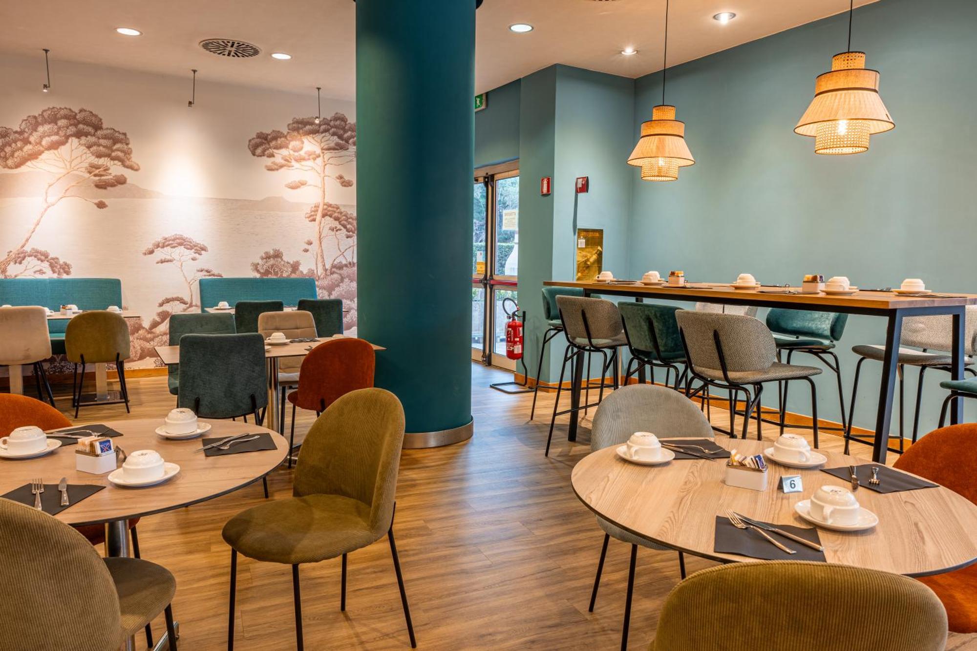 Novotel Est Hotel 4*