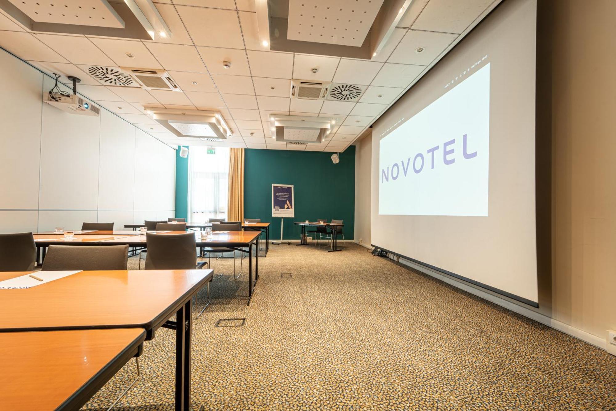 Novotel Est Hotel 4*