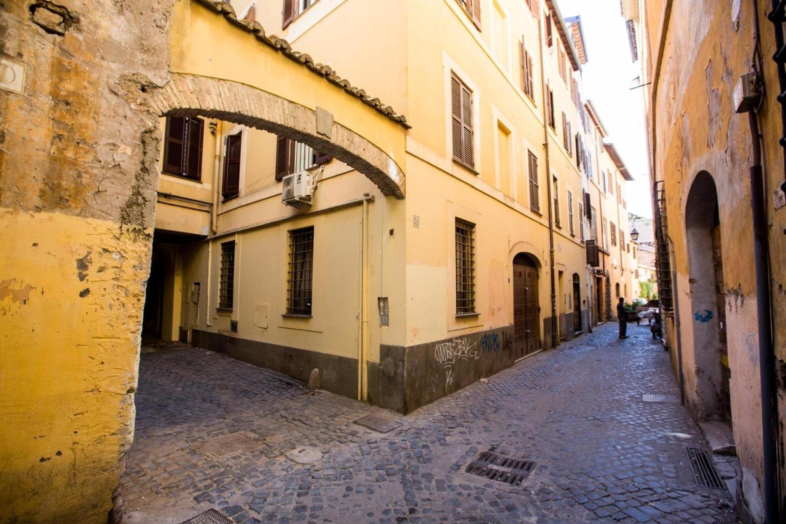 Campo De Fiori Apartment *