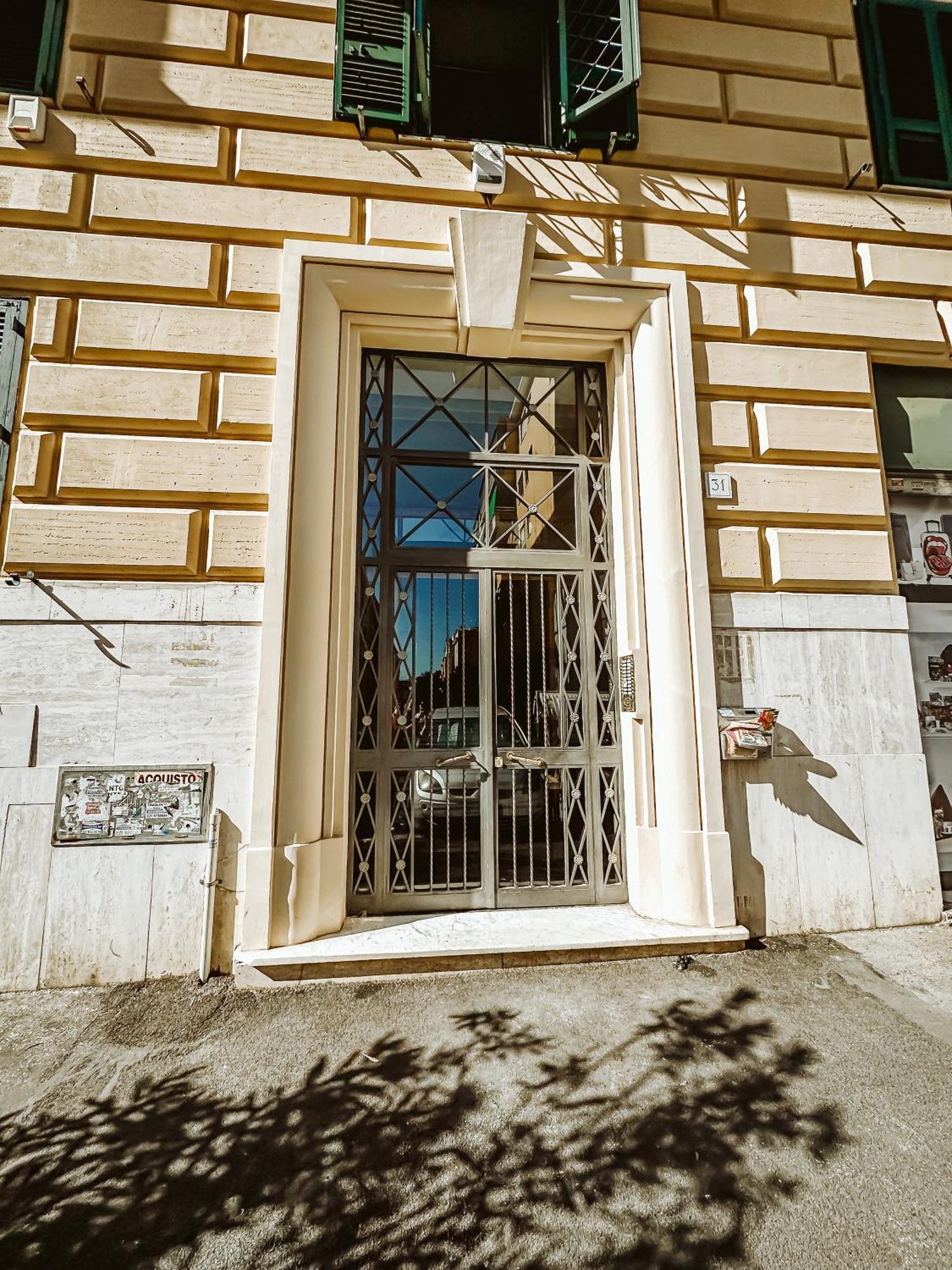 Azzurra B&B - Metro Lodi Roma