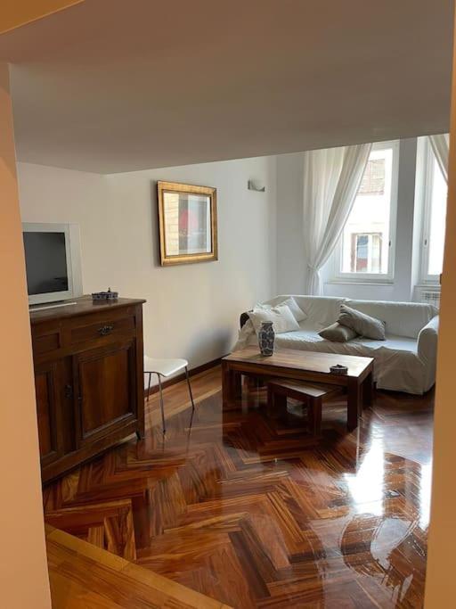 Apartment In Centro Storico Vicino La Stazione Termini *