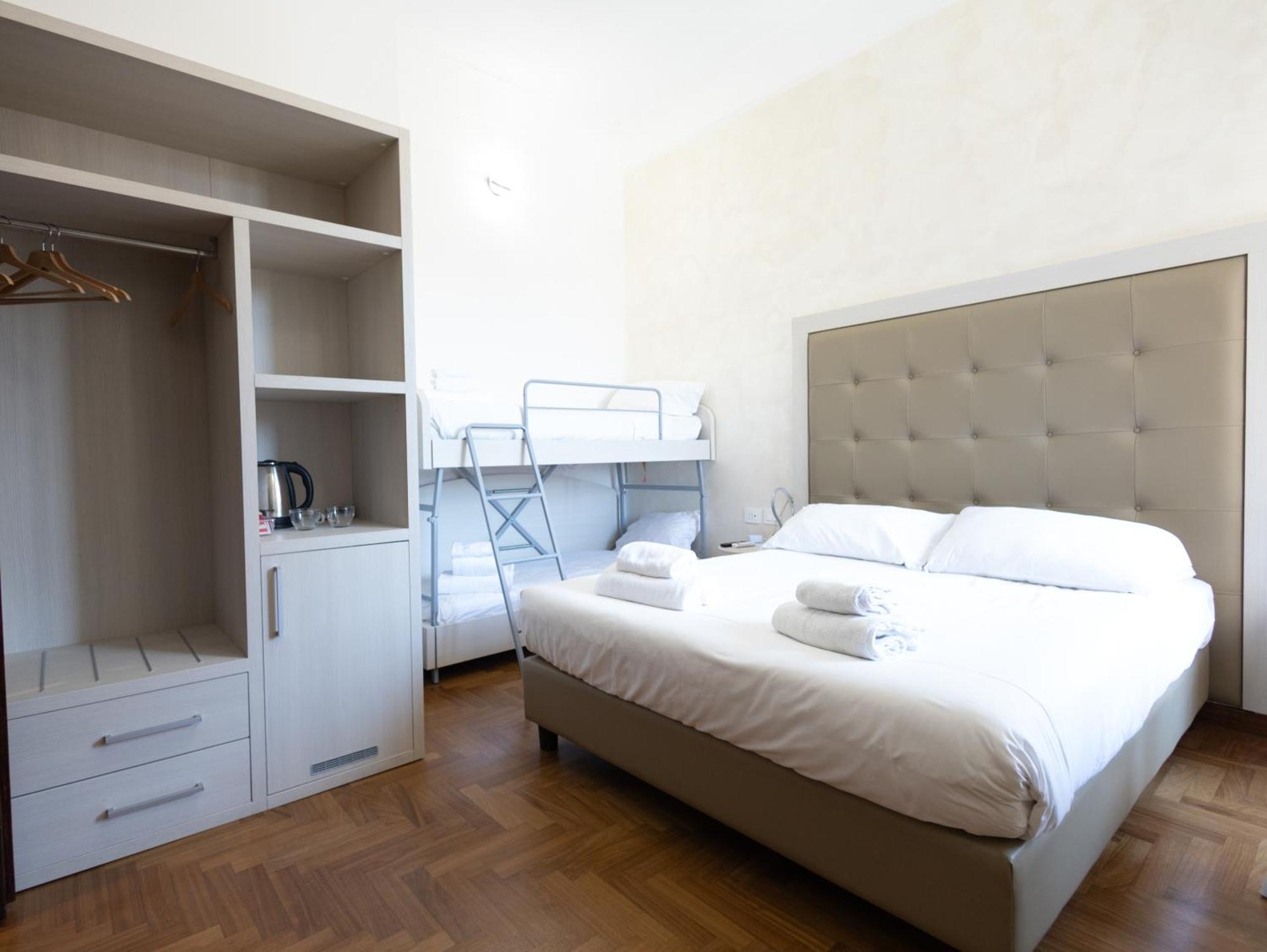 Romerooms Condotti Roma