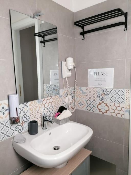 Grazioso Posizione Ideale Metro C Apartamento *