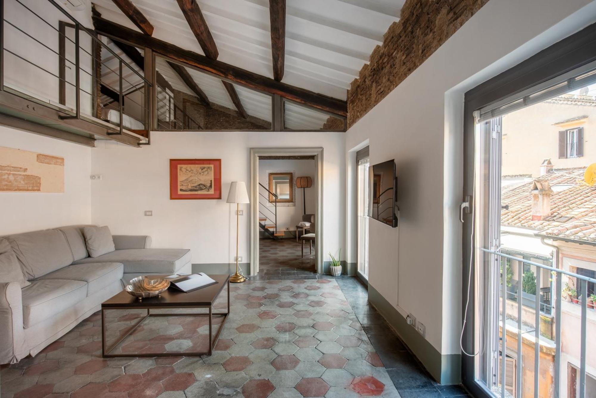 Apartamento The Charming Attic - Piazza Di Spagna Area *
