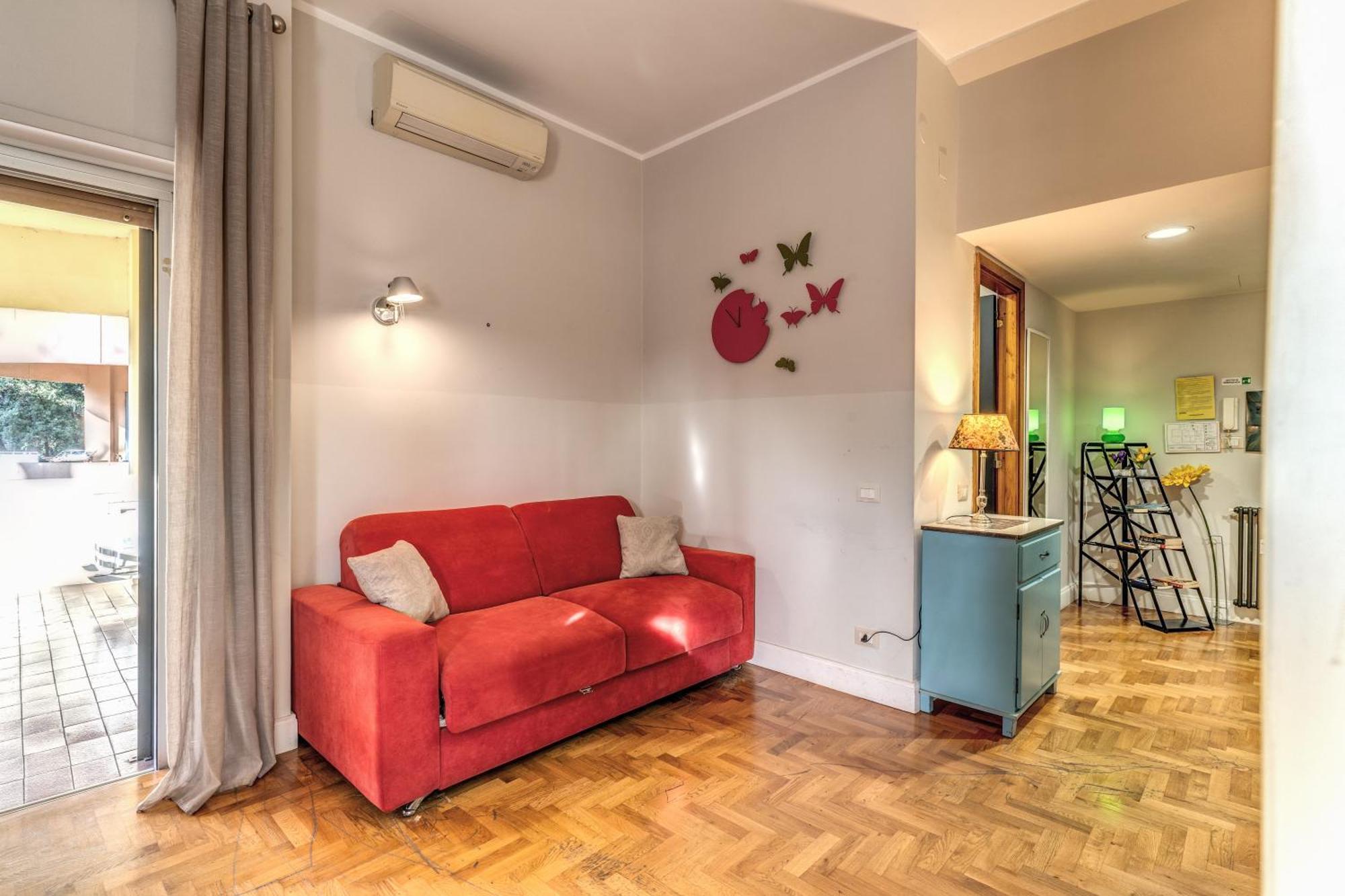 Romantic Piccolomini Lux Rom