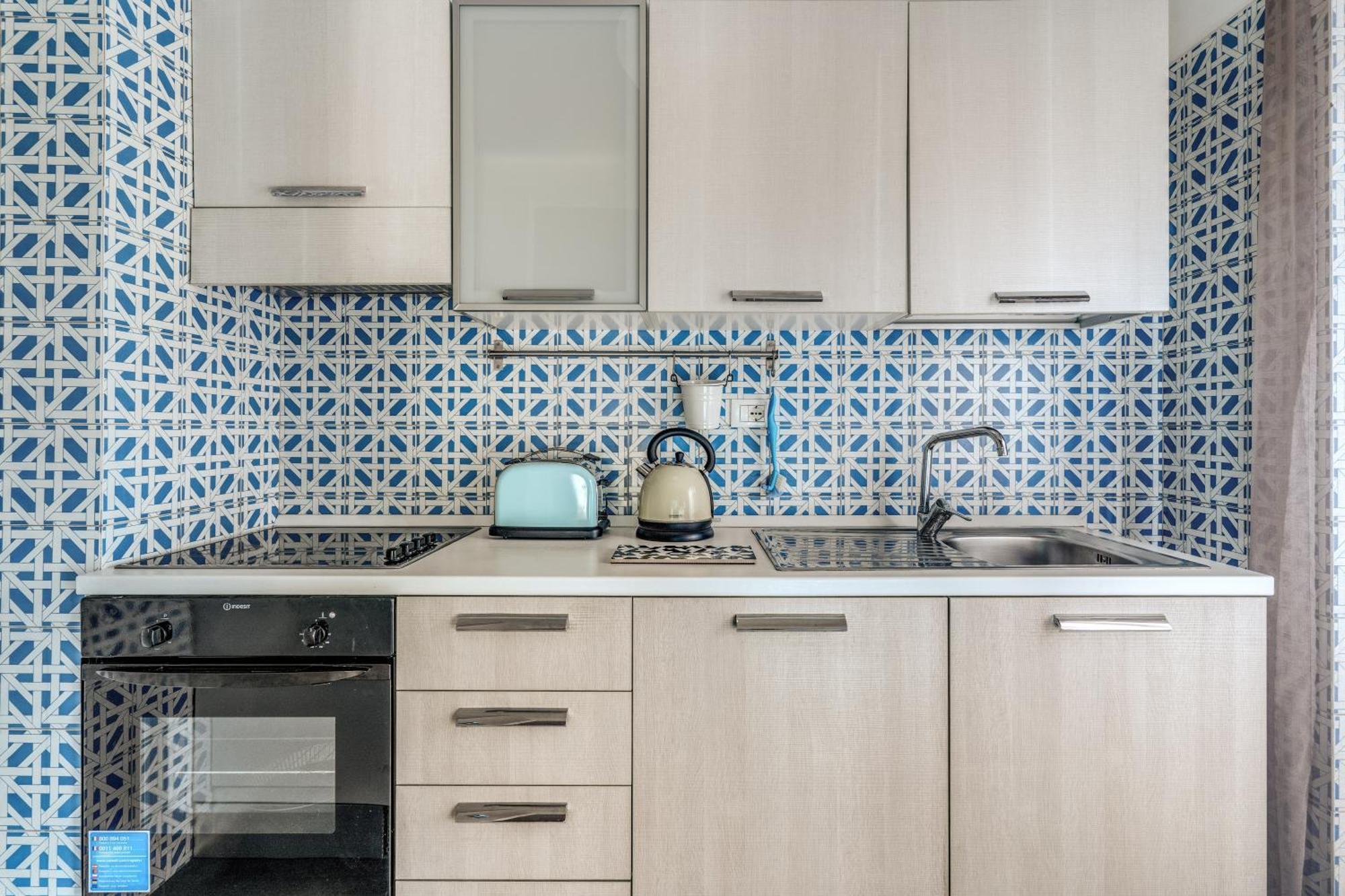 Romantic Piccolomini Lux Rom
