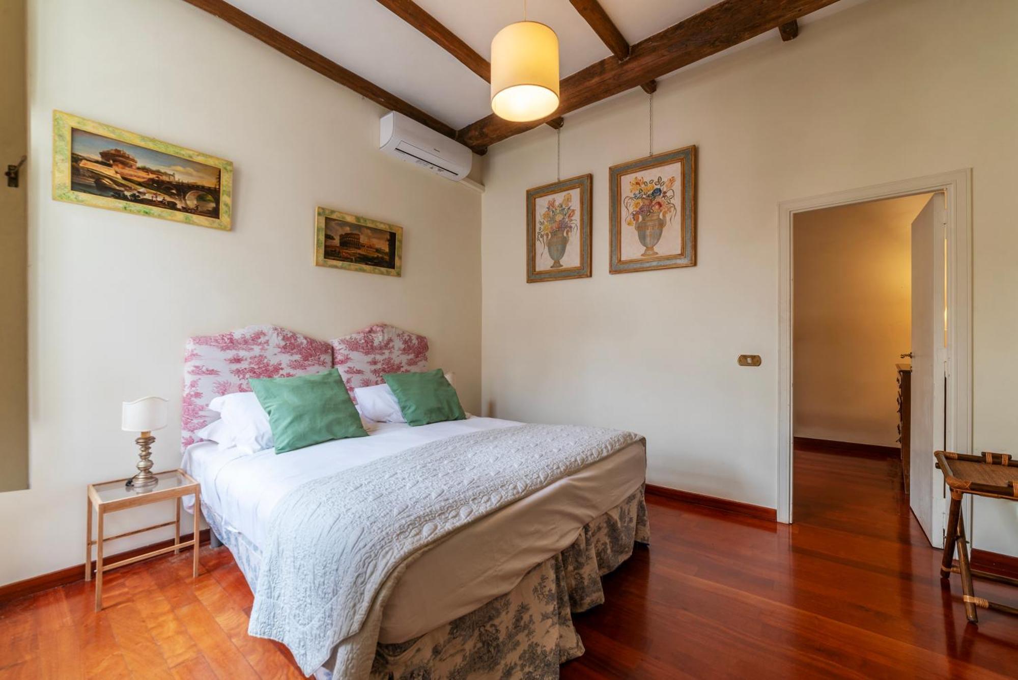 Clock Terrace House Apartment