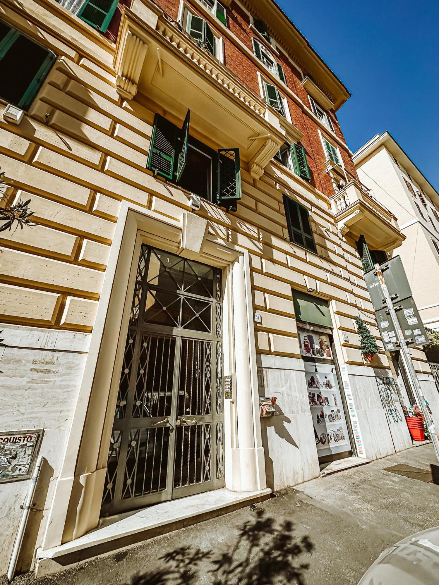 Azzurra B&B - Metro Lodi Roma