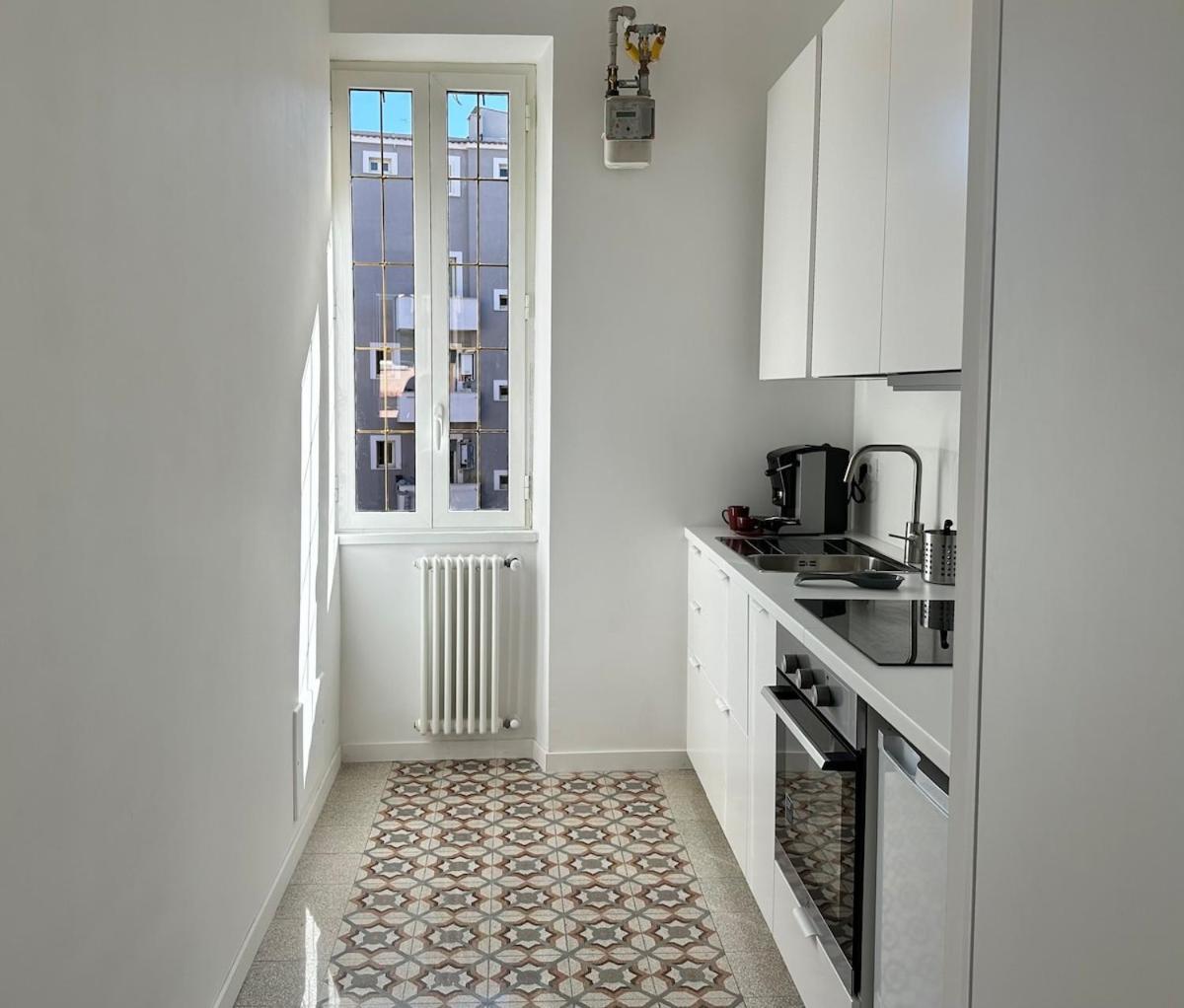 Bright House * Roma