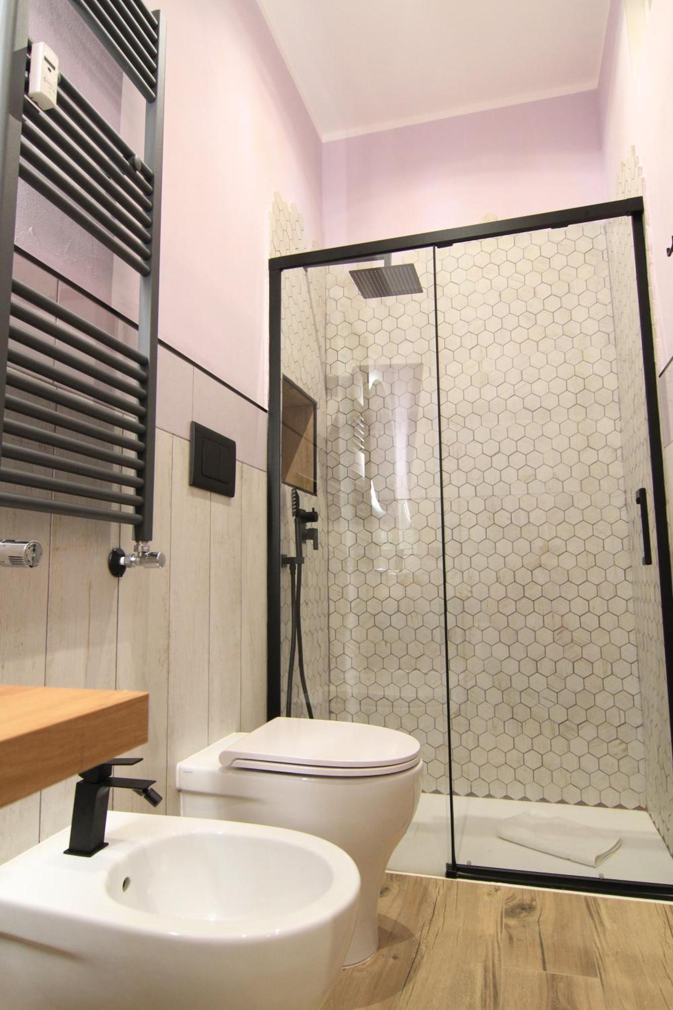 Helle Hus - 200m From Piazza Bologna Metro And 10 Minutes From The Colosseum Gjestgiverier Roma