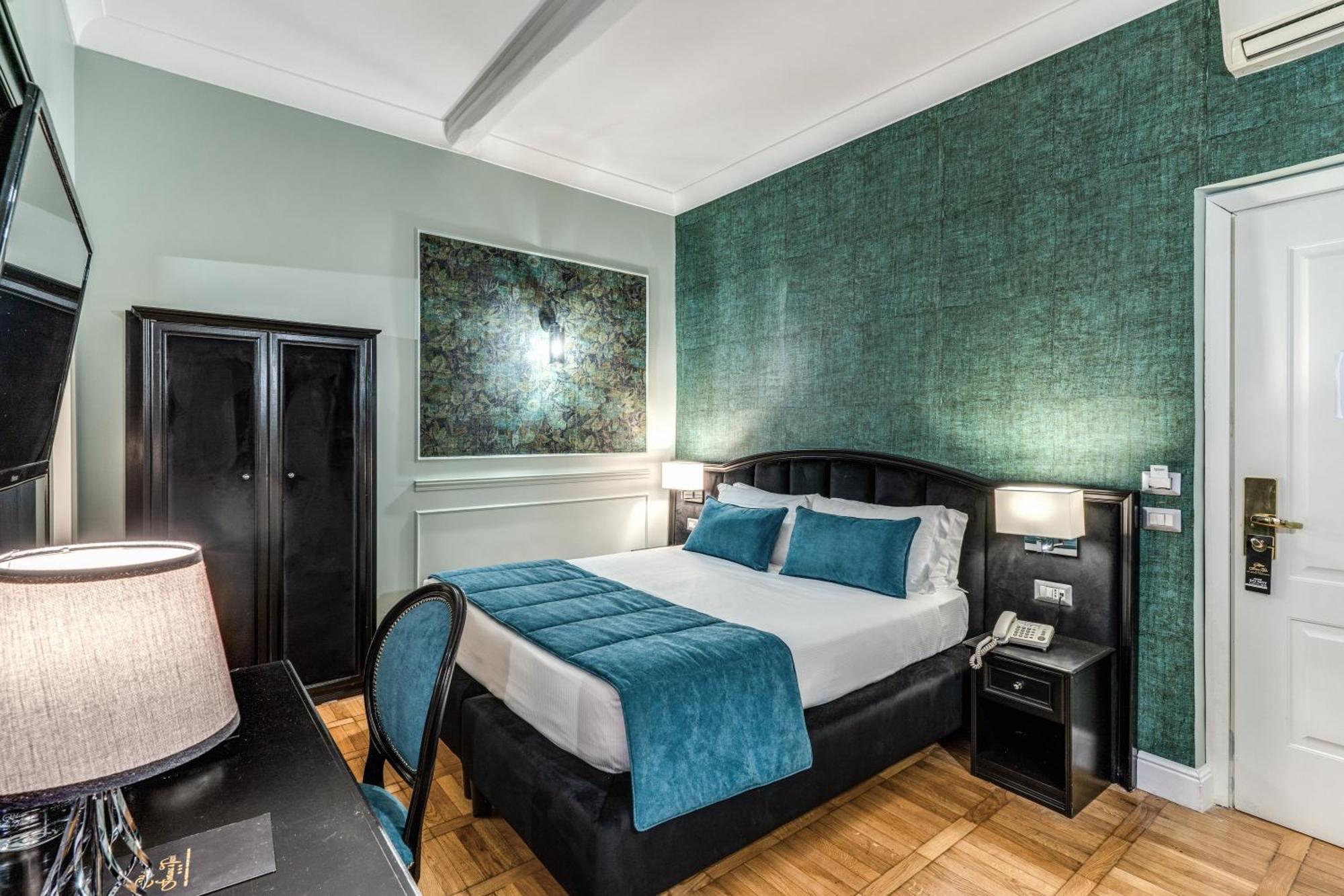 Relais Fontana Di Trevi Hotel 3*