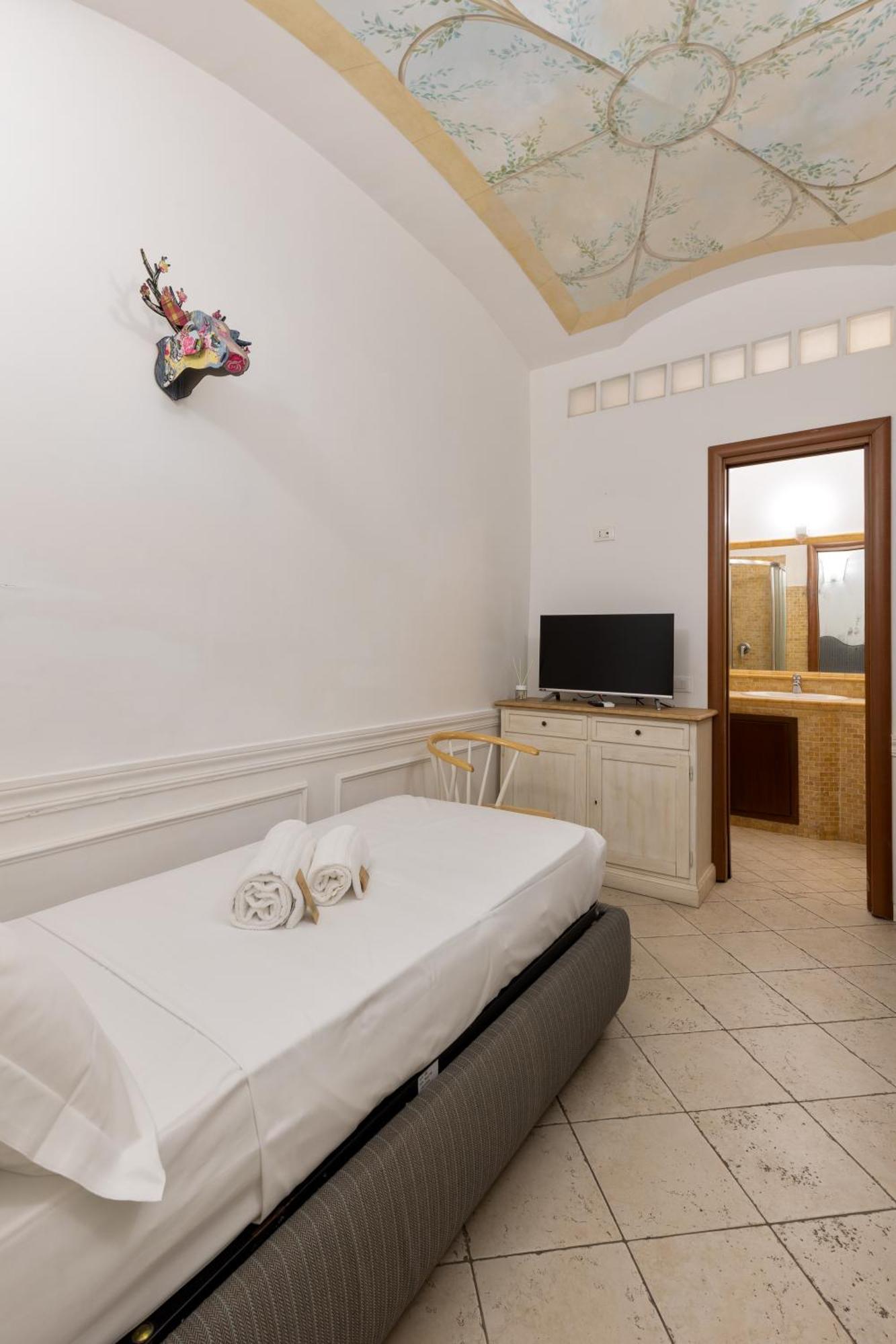 Domus 15 - Rome