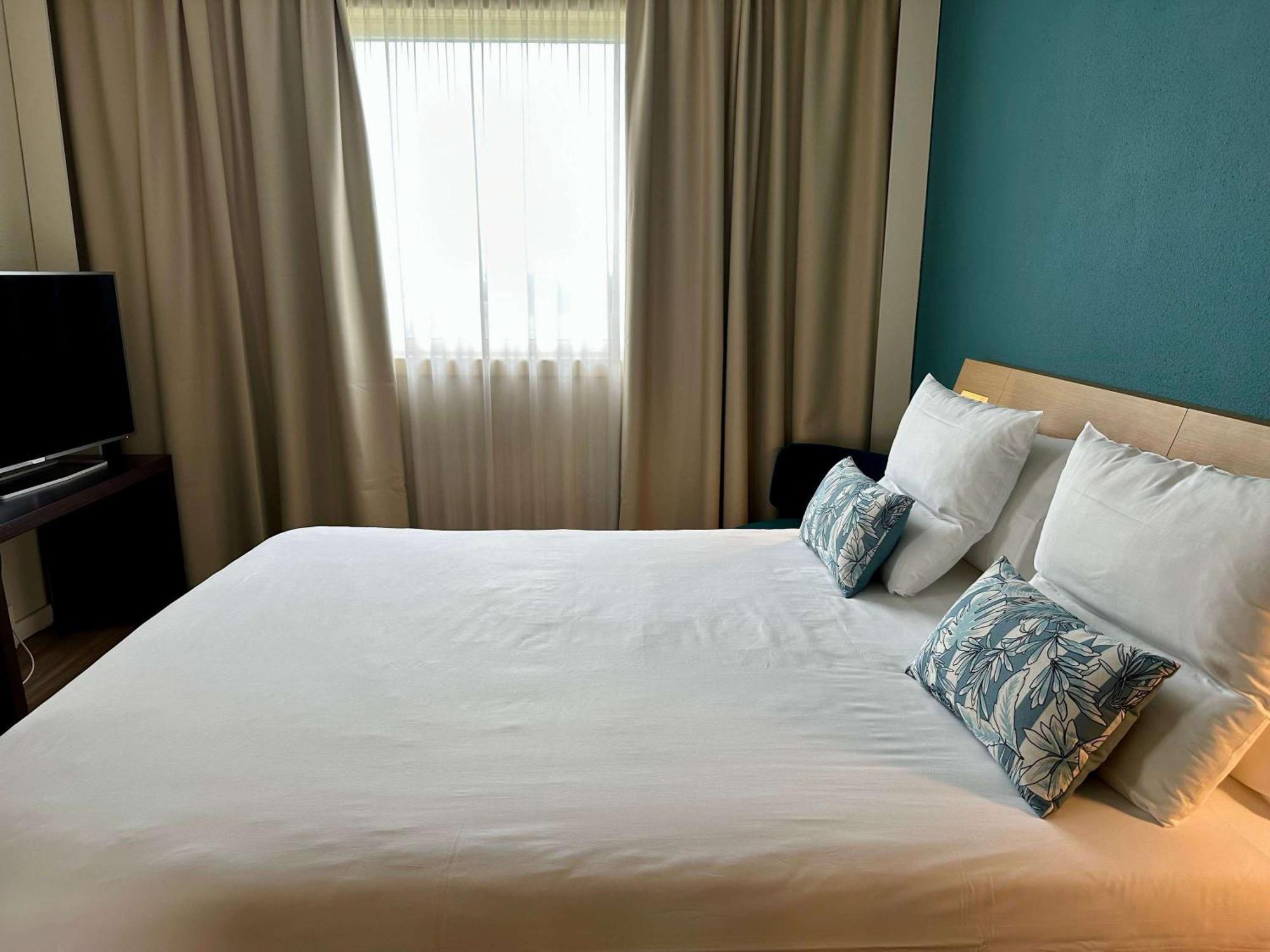 Hotel Novotel Est 4*