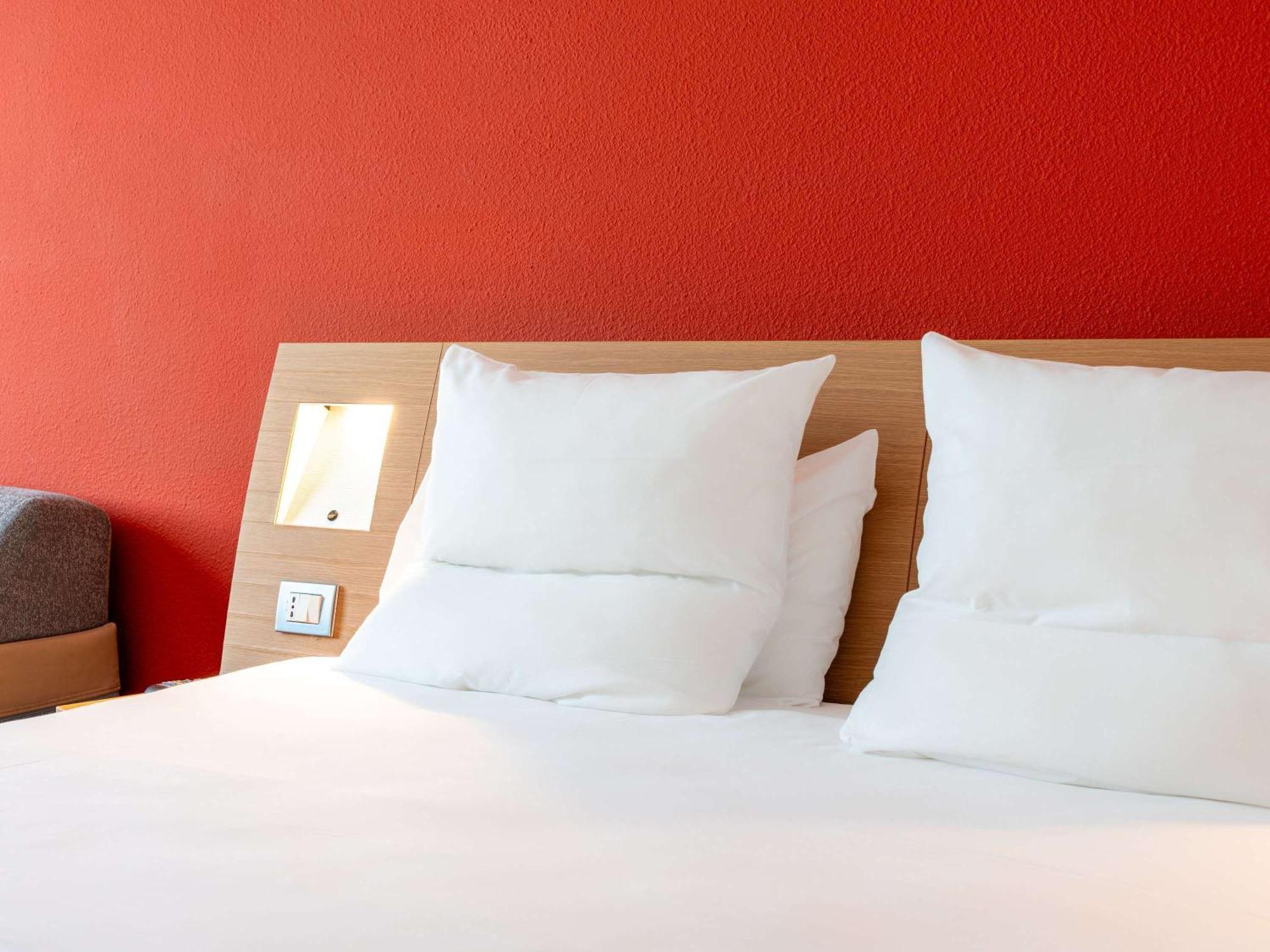 Hotel Novotel Est 4*