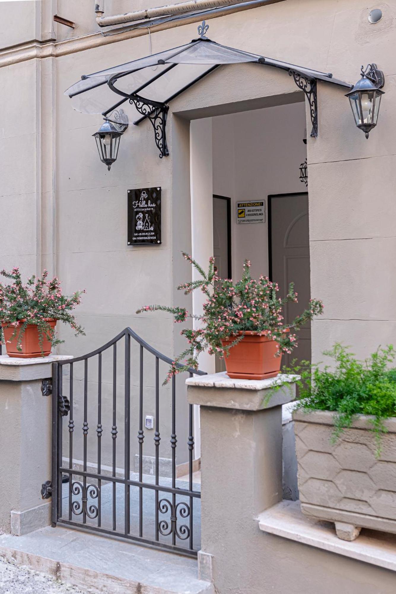 Helle Hus - 200m From Piazza Bologna Metro And 10 Minutes From The Colosseum Gjestgiverier Roma
