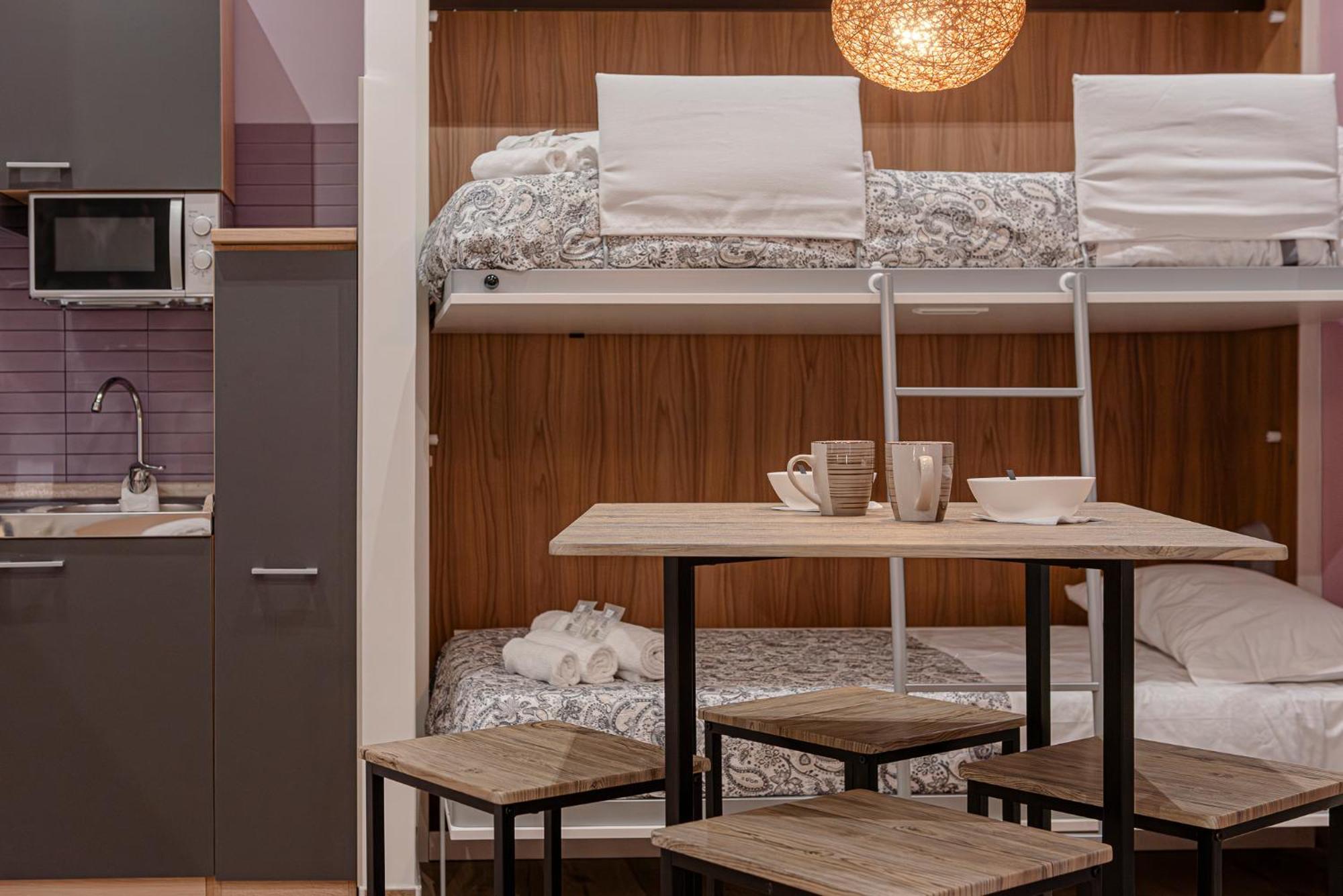 Gjestgiverier Helle Hus - 200m From Piazza Bologna Metro And 10 Minutes From The Colosseum Roma