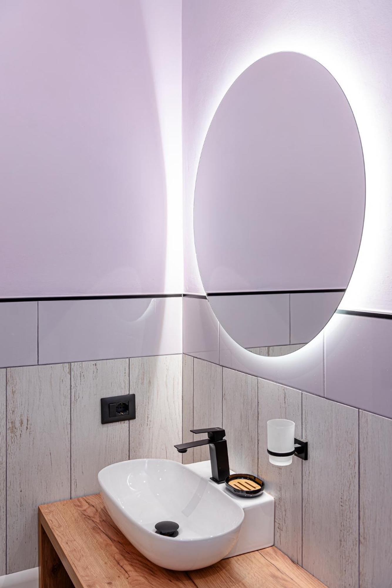 Helle Hus - 200m From Piazza Bologna Metro And 10 Minutes From The Colosseum Gjestgiverier Roma