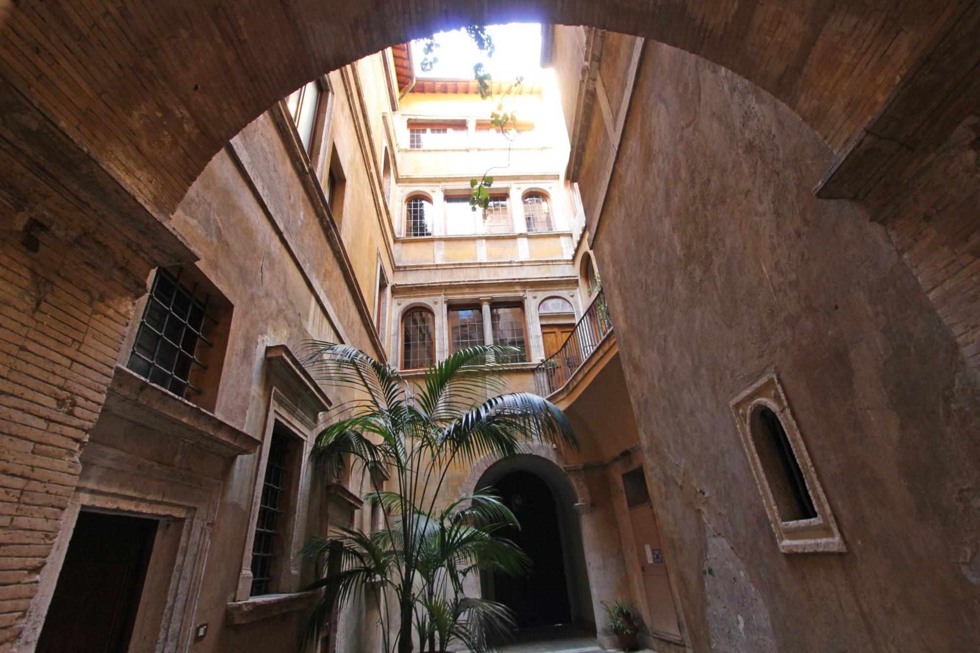 Centro Storico - Palazzo Avila '500 Appartamento