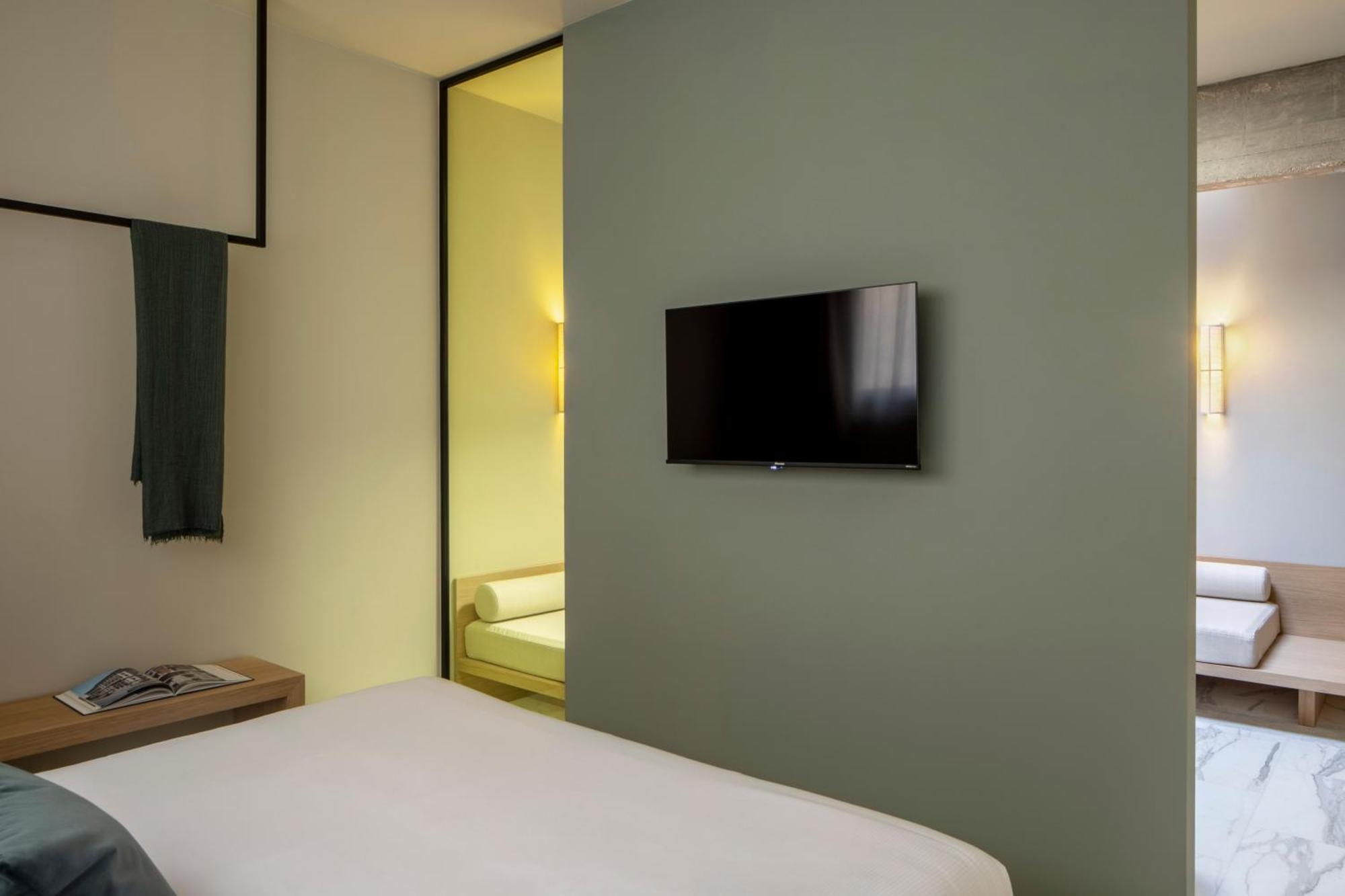Atel Bed and breakfast