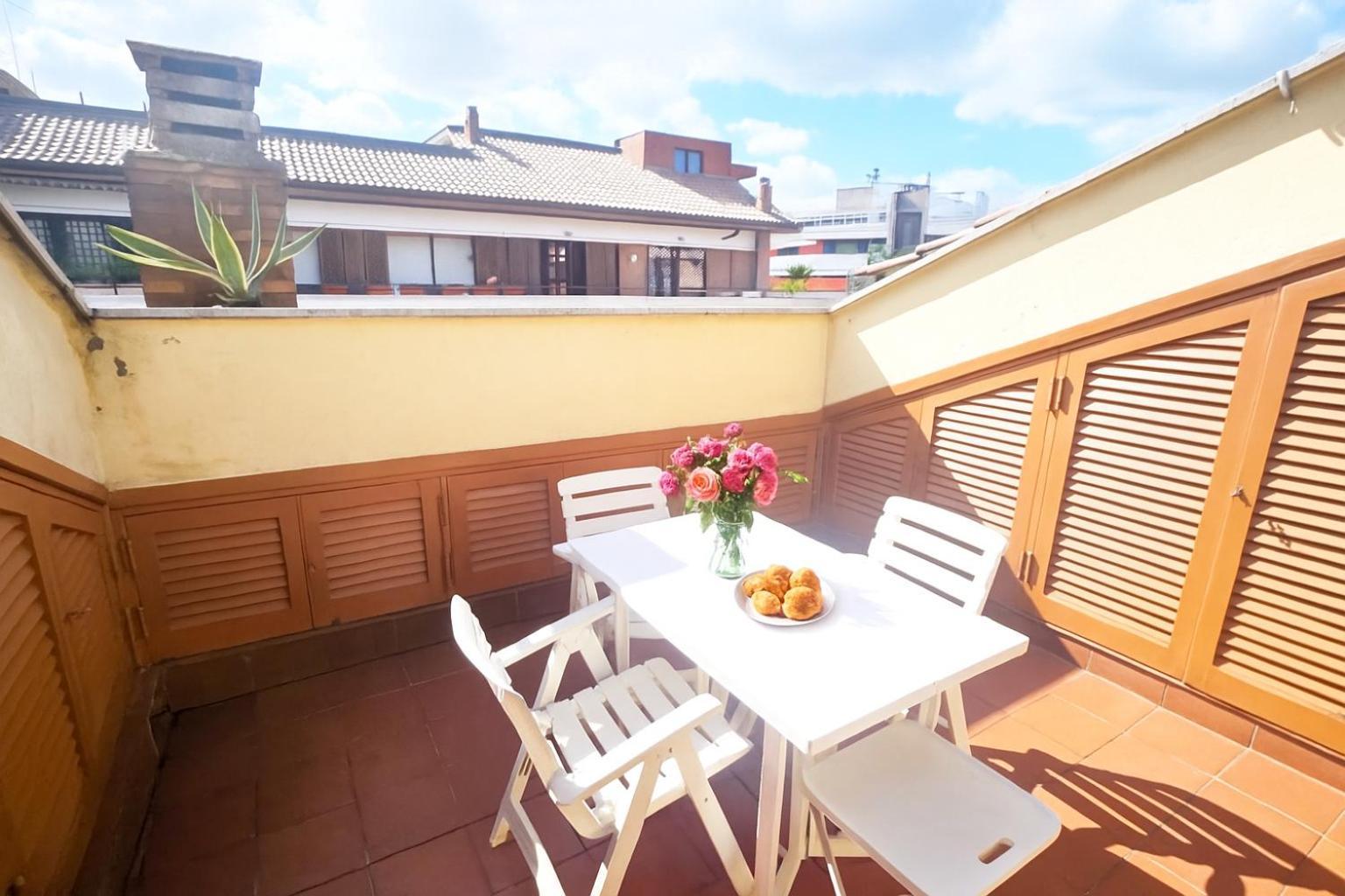 Cozy Little Penthouse With Terrace In Apartamento
