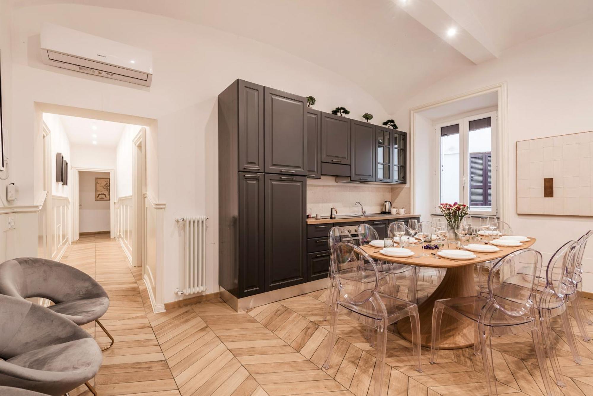 The Rent - Elegant Five-bedrooms Near Colosseo Appartamento